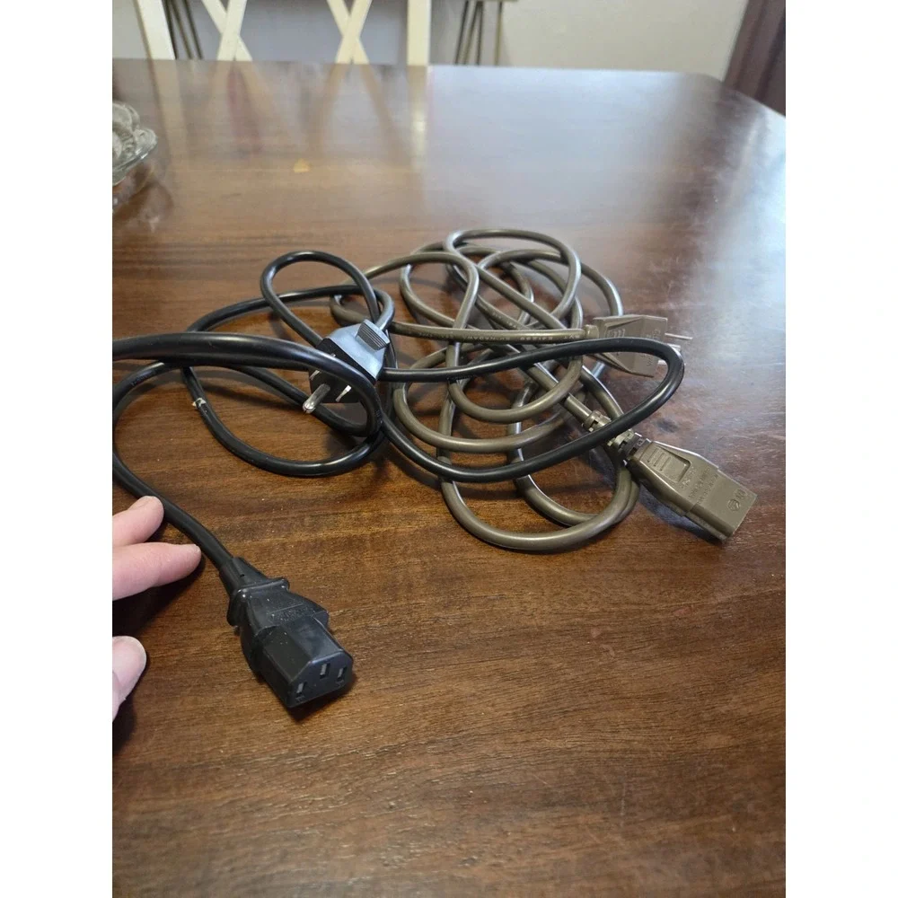 IEC 60320 C13 connector, often called a kettle lead or computer power cord, 2